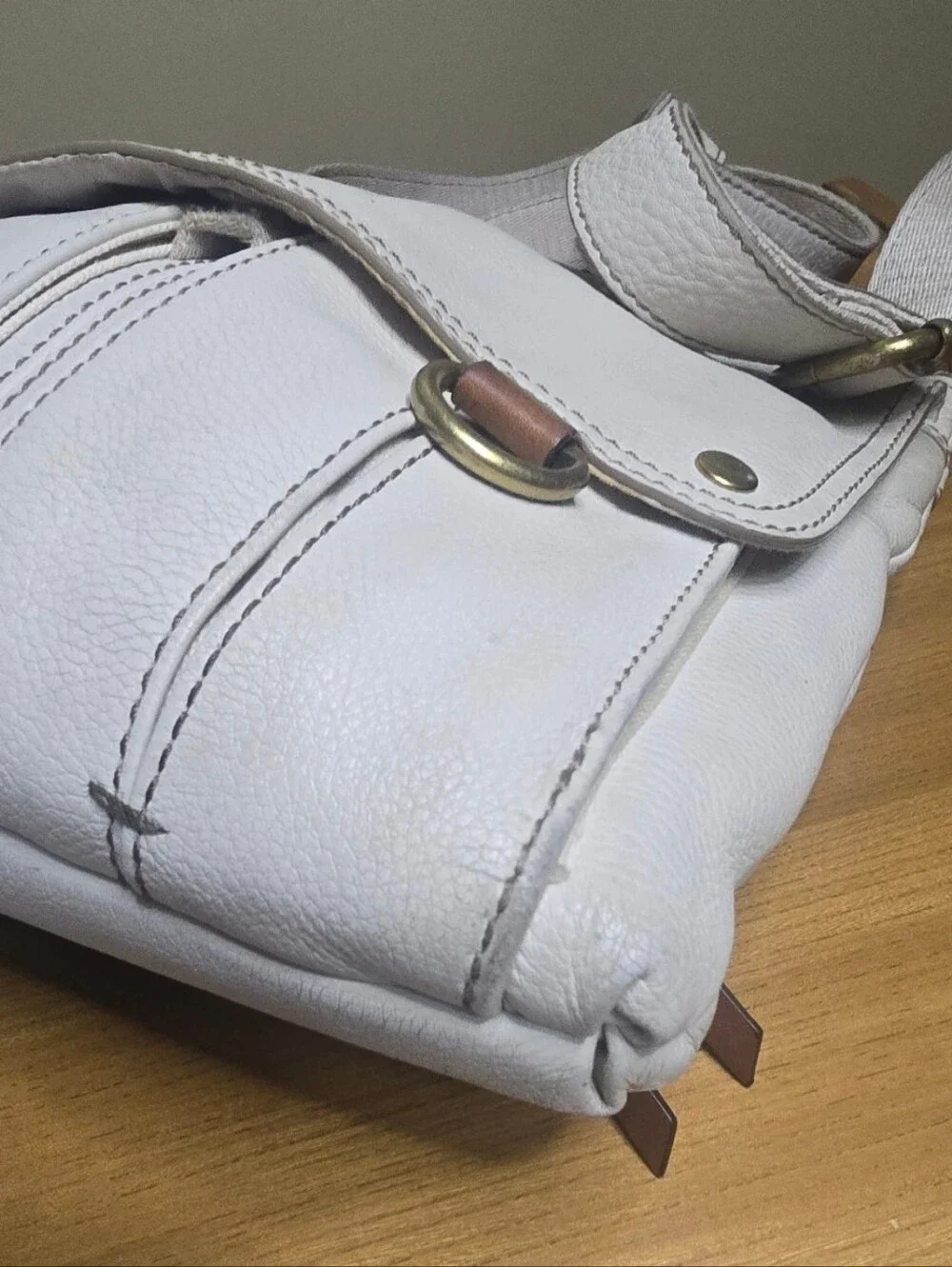 Fossil Morgan Traveler Cream Leather Crossbody Messenger Bag